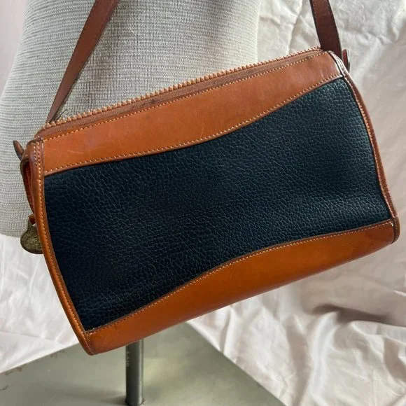 Dooney & Bourke All Weather Leather crossbody bag - Picture 3 of 9